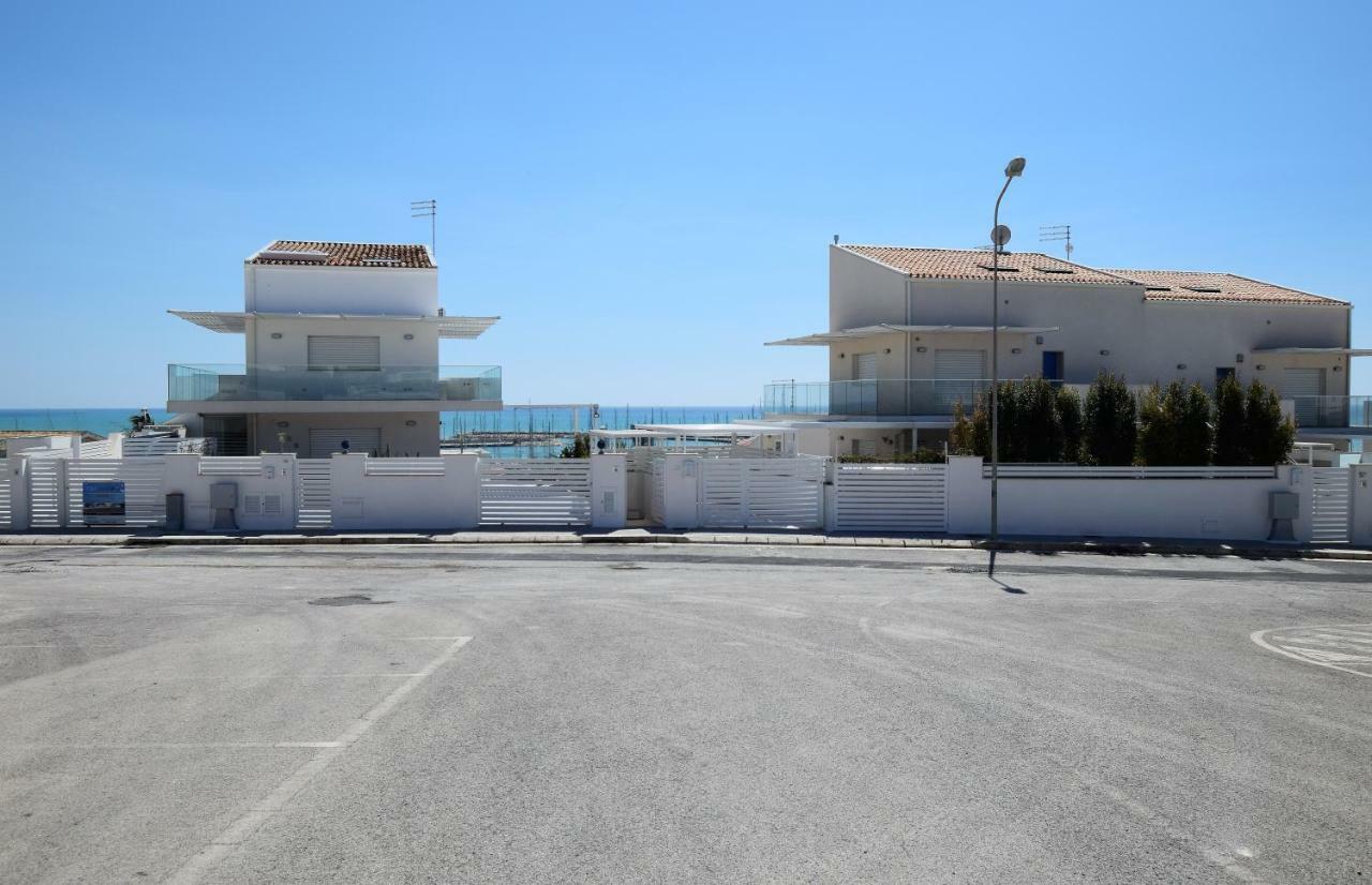 Delposto Marina Di Ragusa Prl מראה חיצוני תמונה